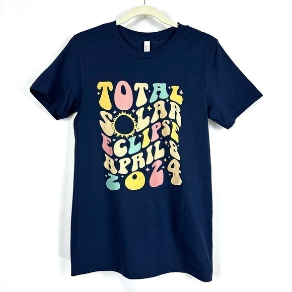 Total Solar Eclipse 2024 Unisex Sz S Navy Soft T Shirt Groovy Distressed Text - Picture 1 of 7